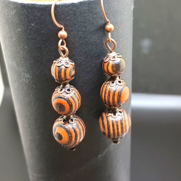 WOODEN bead earrings bohemian minimalist - Picture 1 of 4